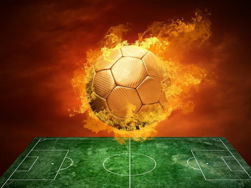 曼联新赛季备战：阿莫林强调团队精神与激情决心，双管齐下策略助力夺冠